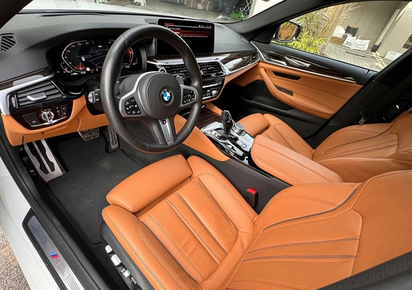 BMW Seria 5 cena 247000 przebieg: 89975, rok produkcji 2020 z Poznań małe 781